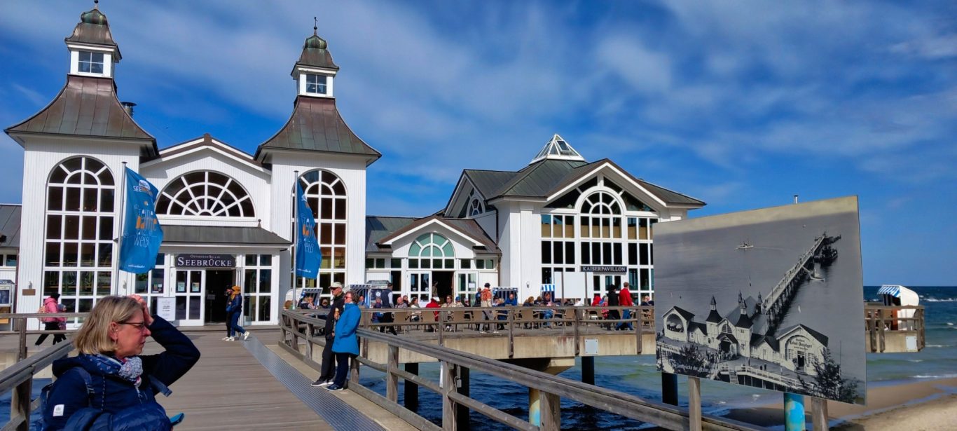 Rügen - Seebrücke in Sellin früher und heute Ansicht der Seebrücke in Sellin mit historischem Bild