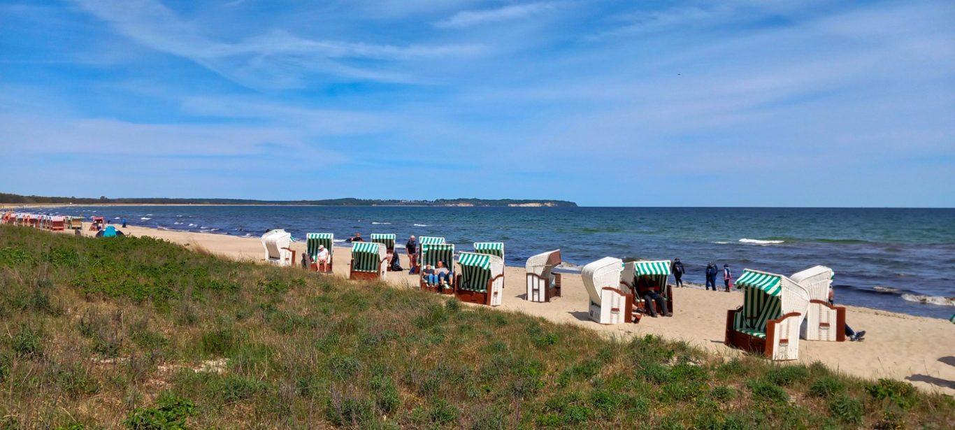 Ostseebad Mönchgut - Strand bei Lobbe Strandkörbe am Sandstrand von Lobbe in Mönchgut