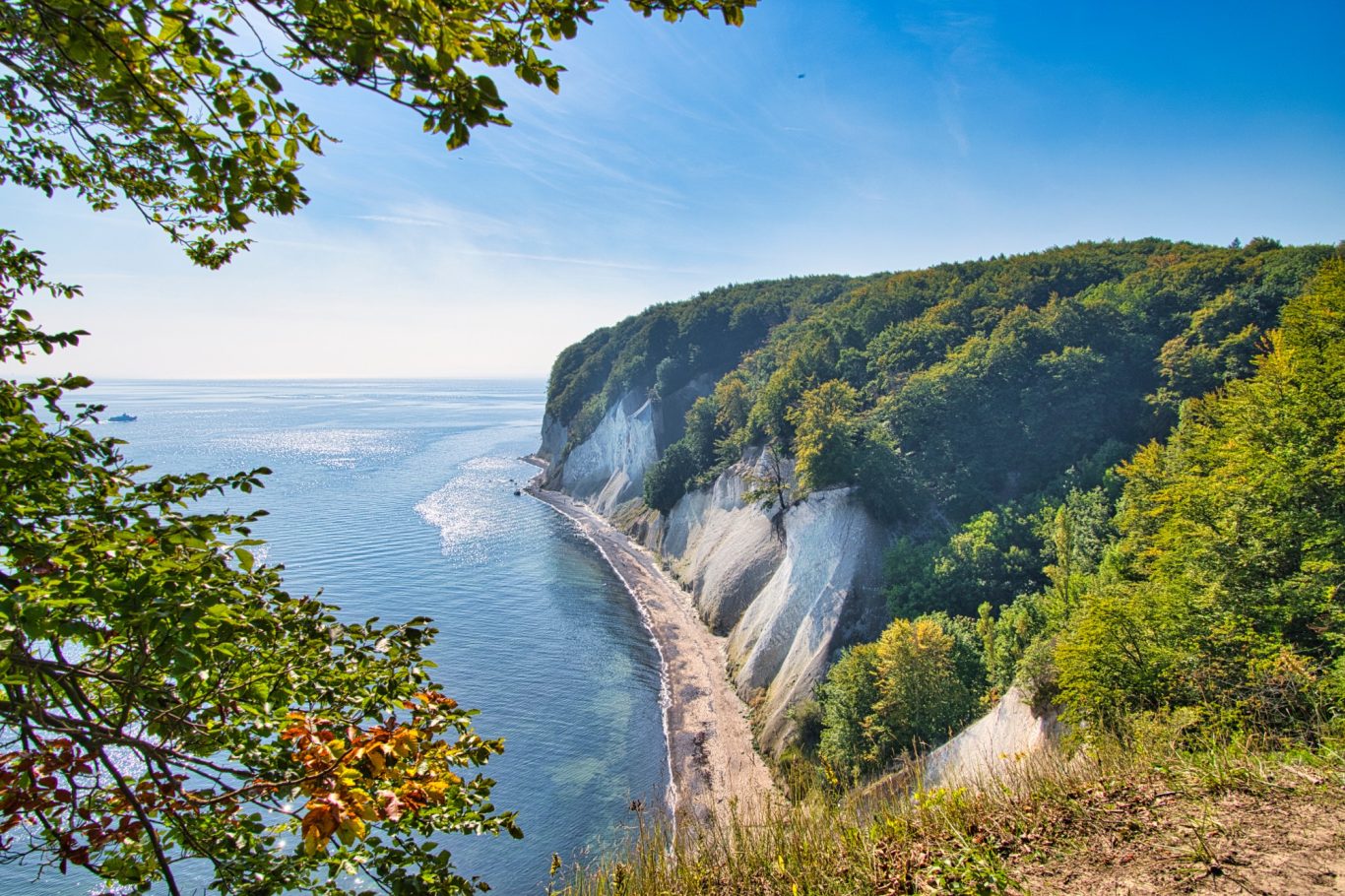 Rügen - Kreidefelsen bei Sassnitz Kreidefelsen und Steilküste bei Sassnitz auf Rügen
