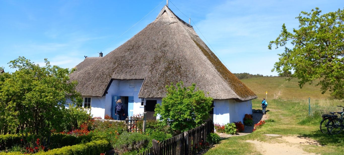 Groß Zicker - Eingang in das Pfarrwitwenhaus Eingang in das Pfarrwitwenhaus in Groß Zicker auf Rügen